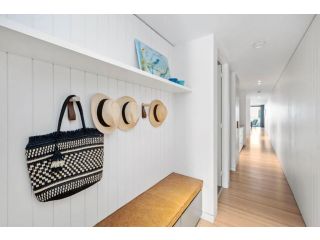 LOUTTIT BAY APARTMENT 1 - Free wifi, ocean views and the ultimate location Apartment, Lorne - 3