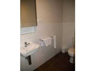 Lovely 2 bedroom apartment across from Shepp Lake. Apartment, Shepparton - 4