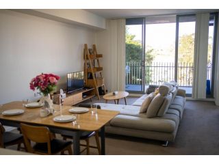 Lovely 2 bedroom+Study Holiday Home with Free Park Apartment, New South Wales - 1