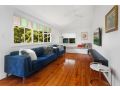 Lovely 3-Bed House with Deck, BBQ, Yard & Parking Guest house, Brisbane - thumb 2