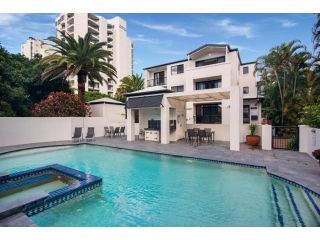 Lovely 3 bedroom spacious apartment Apartment, Gold Coast - 2