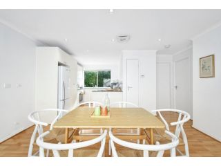 Lovely 3 bedroom unit Guest house, Victoria - 2