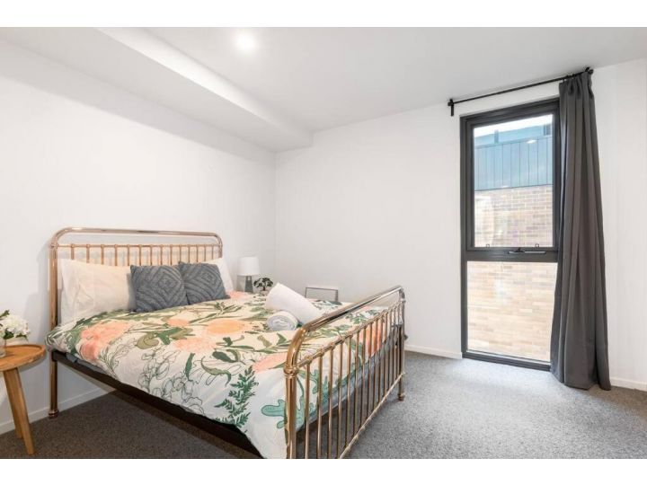 Lovely 3BR Townhouse In Centre Campbellï¼ Apartment, New South Wales - imaginea 1