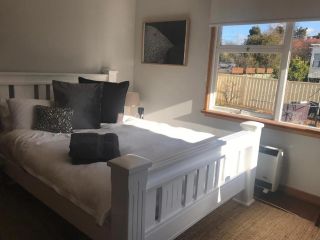 Lovely Budget Vegan Homestay Guest house, Newstead - 1