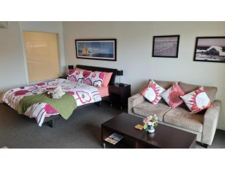 Lovely-little-beachfront-apartment Apartment, Cowes - 4