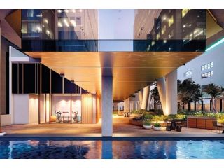 Lovely One Bedroom + Study with Infinity Pool Apartment, Sydney - 4
