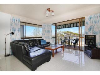 Lowanna Unit 10, 24 Bulcock Beach Esplanade, Bulcock Beach Apartment, Caloundra - 1