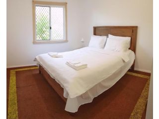 Lowest Price Clean Linen Apartment, New South Wales - 2