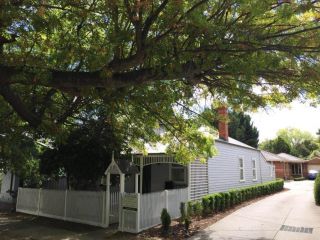 Magnolia Cottage Guest house, Healesville - 1