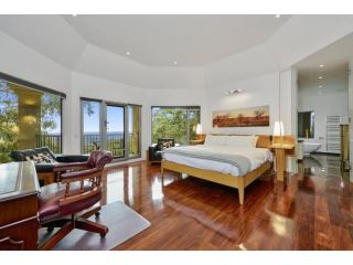 LUXE MANSION 4 LEVELS // STUNNING VIEWS Guest house, Victoria - 4