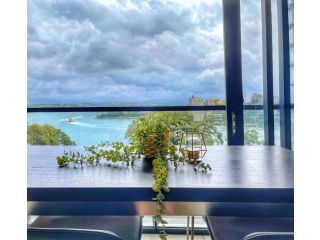 Luxurious 2 bed apartments Lavender Bay view Apartment, Sydney - 5