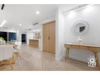 Luxurious 3 Bed Executive Sub Penthouse with Ocean View at Chevron Renaissance - Q STAY Apartment, Gold Coast - 1