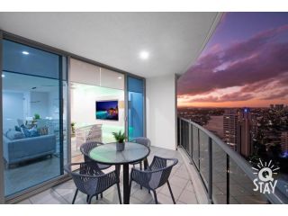 Luxurious 3 Bed Executive Sub Penthouse with Ocean View at Chevron Renaissance - Q STAY Apartment, Gold Coast - 4