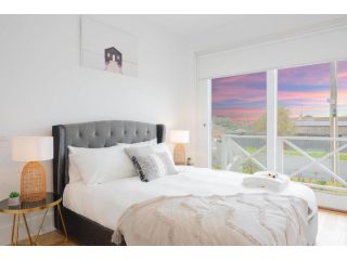 Luxurious Coastal Style Residence Guest house, Victoria - 4