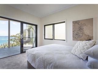 Luxurious Designer Home With Sweeping Ocean Views Guest house, New South Wales - 4