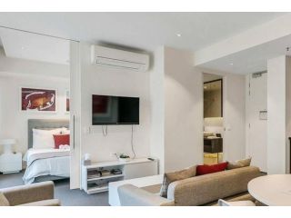 Luxury 2 bdrm in Watson at Walkerville with Balcony, FREE carpark, near Adelaide CBD Apartment, South Australia - 2