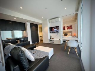 Luxury 2 Bedroom Suite near Adelaide with a car park Apartment, South Australia - 2