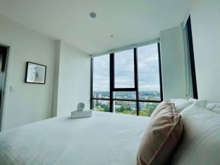 Luxury 2Beds Condo with stunning city View (Parking, Gym) Apartment, Sydney - 3