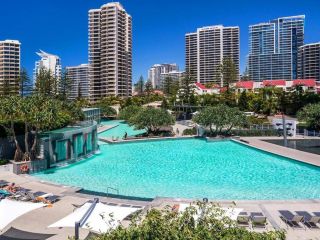 Luxury 3 Bedroom Apartment in Q1 with Ocean Views Apartment, Gold Coast - 2