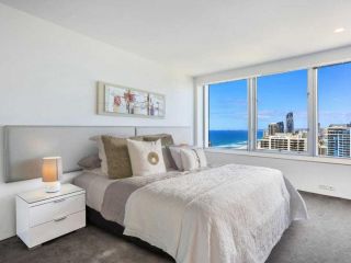 Luxury 3 Bedroom Apartment in Q1 with Ocean Views Apartment, Gold Coast - 1