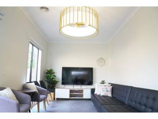 Luxury 9 BRM house in Melbourne Guest house, Laverton - 3