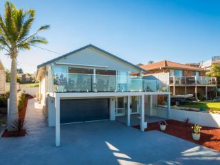 Luxury Beach House Guest house, Kianga - 1