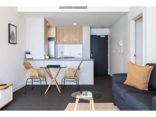 The Aire - Arena Newcastle Beach Apartment, Newcastle - 4