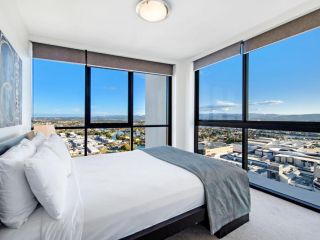 Luxury Broadbeach Penthouse with Private Rooftop Spa Sierra Grand Apartment, Gold Coast - 5