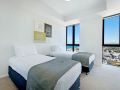 Luxury Broadbeach Penthouse with Private Rooftop Spa Sierra Grand Apartment, Gold Coast - thumb 6