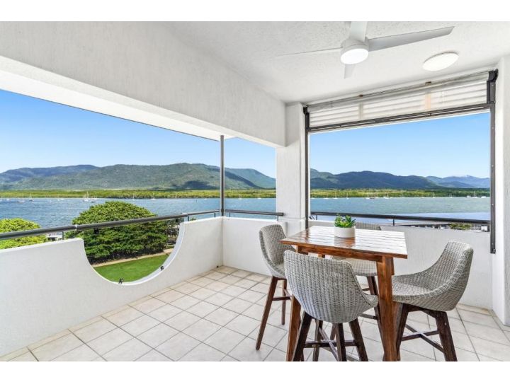 Belle Escapes - Luxury Cairns Penthouse with Ocean Views "903" Apartment, Cairns - imaginea 1