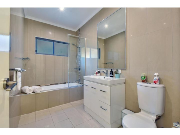 Luxury Darwin City Lights Jacuzzi Central Location Large House New Furnishings Guest house, Darwin - imaginea 18