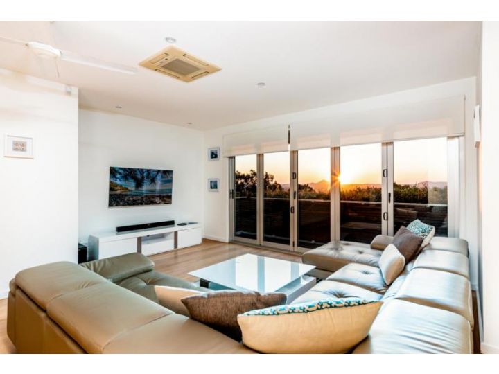 Luxury Family Home, Sunset Views - Heated Pool Guest house, Noosa Heads - imaginea 3