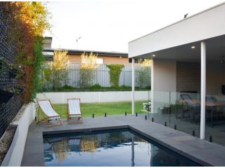 Luxury family home with pool 3 minutes from CBD Apartment, Victoria - 2
