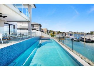 Luxury Family Retreat in Hope Island Guest house, Gold Coast - 2