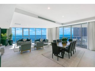 Spectacular Five Star Panoramic Oceanview Sub-Penthouse Apartment, Gold Coast - 2
