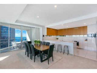 Spectacular Five Star Panoramic Oceanview Sub-Penthouse Apartment, Gold Coast - 3
