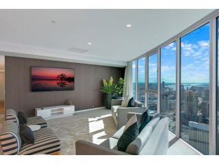 Spectacular Five Star Panoramic Oceanview Sub-Penthouse Apartment, Gold Coast - 4