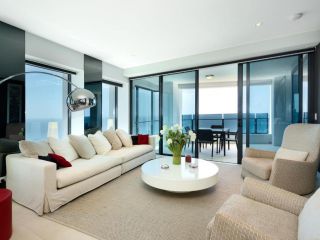 Luxury For The Soul 2 Bedroom Beachfront Apartment Apartment, Gold Coast - 2