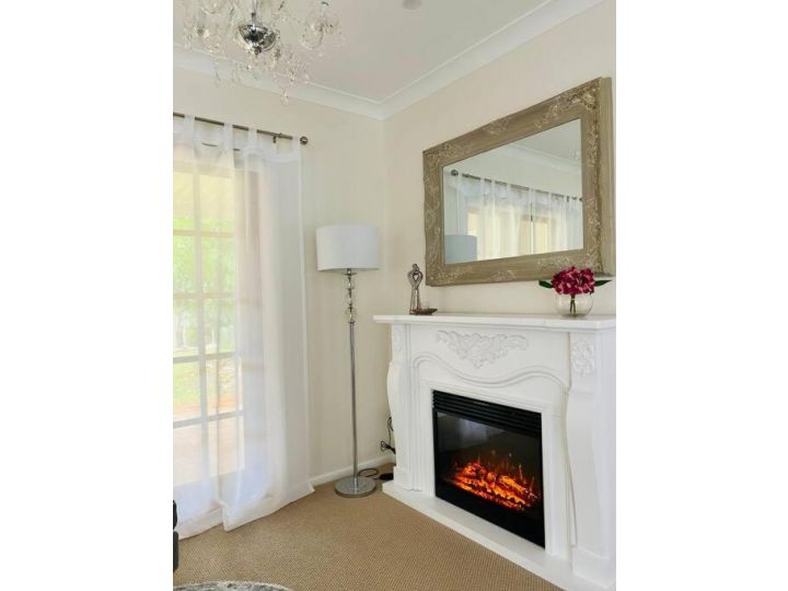LUXURY FULLY RENOVATED White Haven Estate Guest house, Stanthorpe - imaginea 3