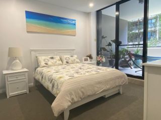 Luxury Holiday Apartment with Indoor Pool, Spa, Sauna, Gym, Netflix, Free Private Parking Apartment, Sydney - 4