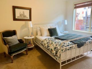 Luxury Inner City Townhouse Apartment, Bendigo - 4