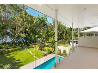 Belle Escapes - Luxury Beachfront Living Guest house, Queensland - 5