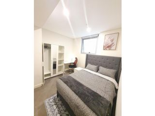 Luxury Loft 3 Bed, 2 Bath, Sleeps 6, Pool, BBQ, No parties Apartment, Sydney - 4