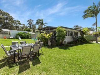 Luxury Pet FriendlyFamily Home in the Heart of Huskisson Guest house, Huskisson - 1