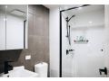 Resort Style 3 Bed 2 Bath, 200m from Beach Apartment, Buddina - thumb 10