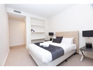 Stylish Inner City Penthouse Apartment Apartment, Wagga Wagga - 3
