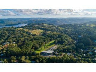 Luxury Spa Retreat with Ocean and Hinterland Views Apartment, Montville - 5