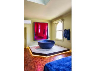 Luxury Space in Victorian Mansion. Hot Tub! Apartment, Sydney - 2