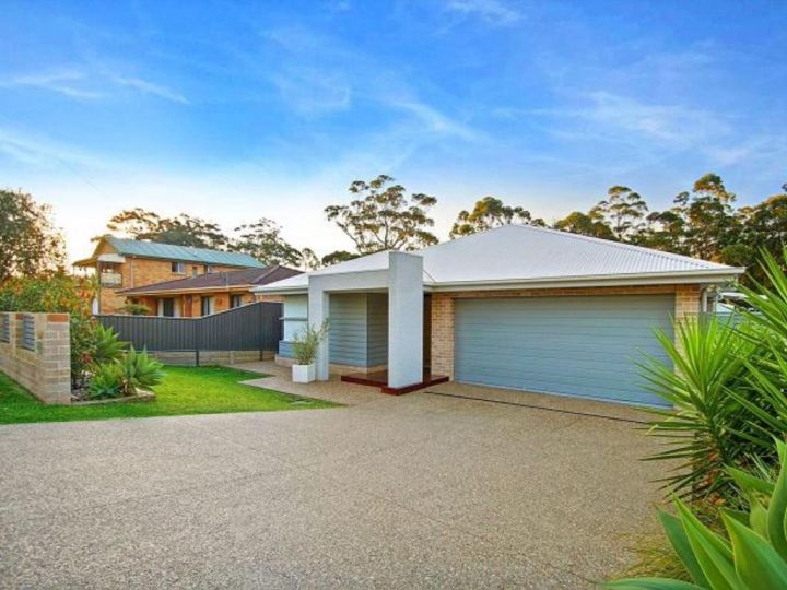 Luxury Spacious Entertaining Areas and Close to Hyams Beach Guest house, Erowal Bay - imaginea 1