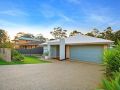 Luxury Spacious Entertaining Areas and Close to Hyams Beach Guest house, Erowal Bay - thumb 1